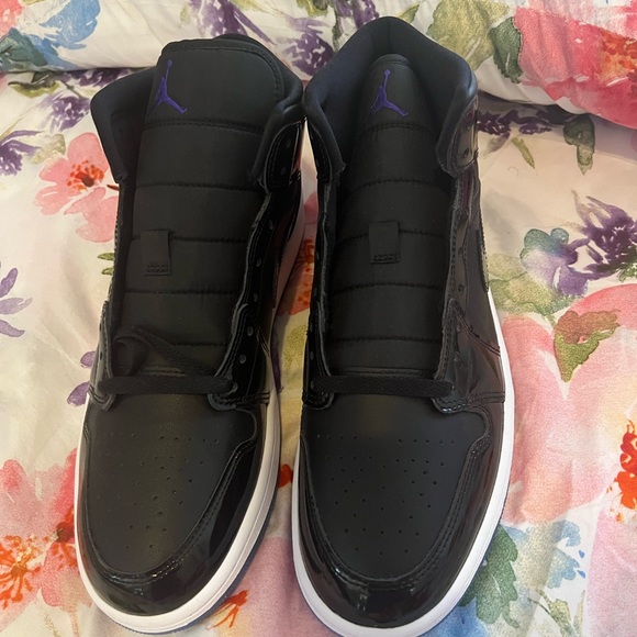 Air Jordan 1 Mid SE ‘Space Jam’ - Picture 2 of 6